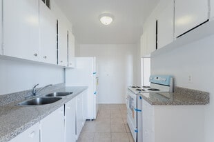 7 St. Dennis in Toronto, ON - Building Photo