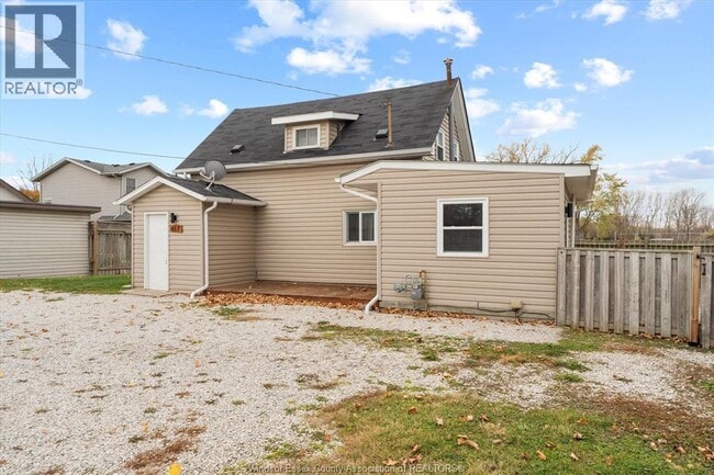 property at 417 Reaume Rd
