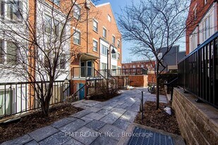5 Frances Loring Ln in Toronto, ON - Building Photo