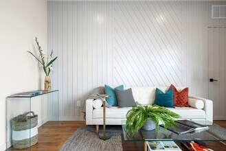 213 Condor St, Unit #1 in Boston, MA - Building Photo - Building Photo