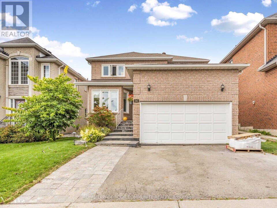 56 Casa Grande St in Richmond Hill, ON - Building Photo