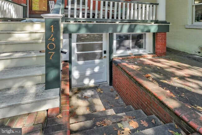 1407 King St in Alexandria, VA - Foto de edificio - Building Photo