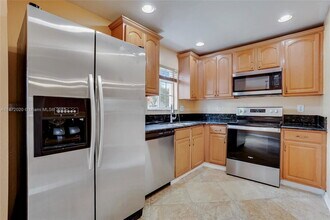 5901 Manchester Way in Tamarac, FL - Building Photo - Building Photo