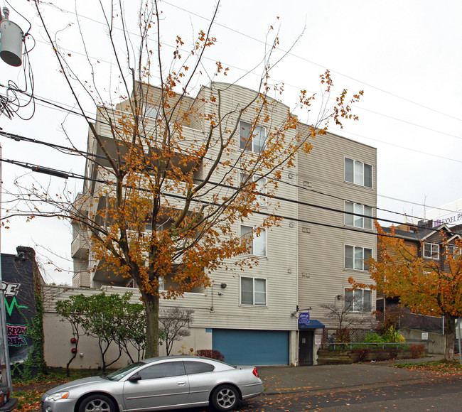 Plaza 45 Apartments in Seattle, WA - Building Photo - Building Photo