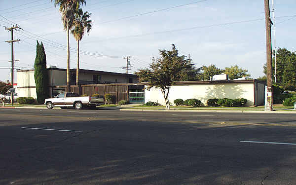 3231-3235 N Fruit Ave in Fresno, CA - Foto de edificio