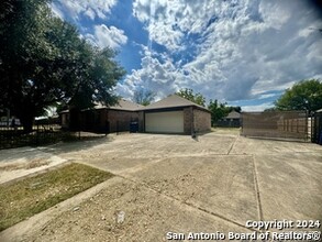 4707 Highland Farm in San Antonio, TX - Building Photo - Building Photo