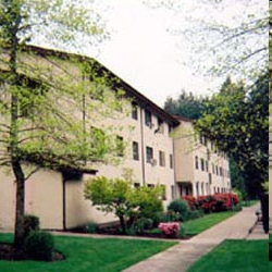 Marymount Manor in Tacoma, WA - Foto de edificio