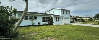 216 NE 3rd St in Satellite Beach, FL - Building Photo