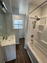 1553 Illinois Ave in Flint, MI - Foto de edificio - Building Photo