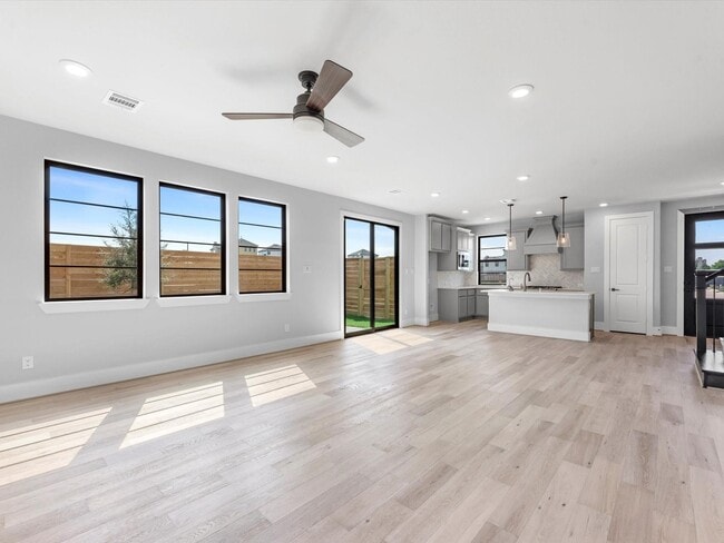 12038 Royal Oaks Banner Wy