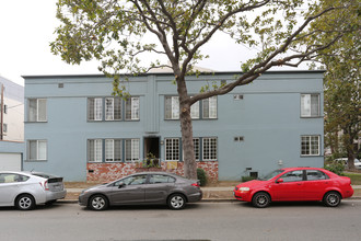 10978 Veteran Ave in Los Angeles, CA - Building Photo - Building Photo