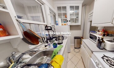11 Story St, Unit 3T in Cambridge, MA - Foto de edificio - Building Photo