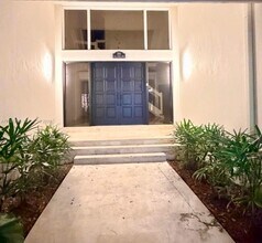 301 Isla Dorada Blvd in Coral Gables, FL - Building Photo - Building Photo
