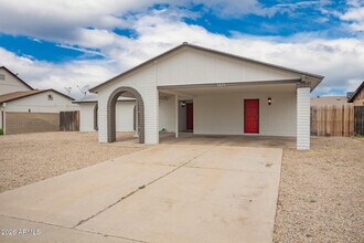 6428 W Sunnyslope Ln in Glendale, AZ - Building Photo - Building Photo