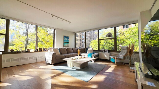 360 W Wellington Ave in Chicago, IL - Building Photo - Building Photo