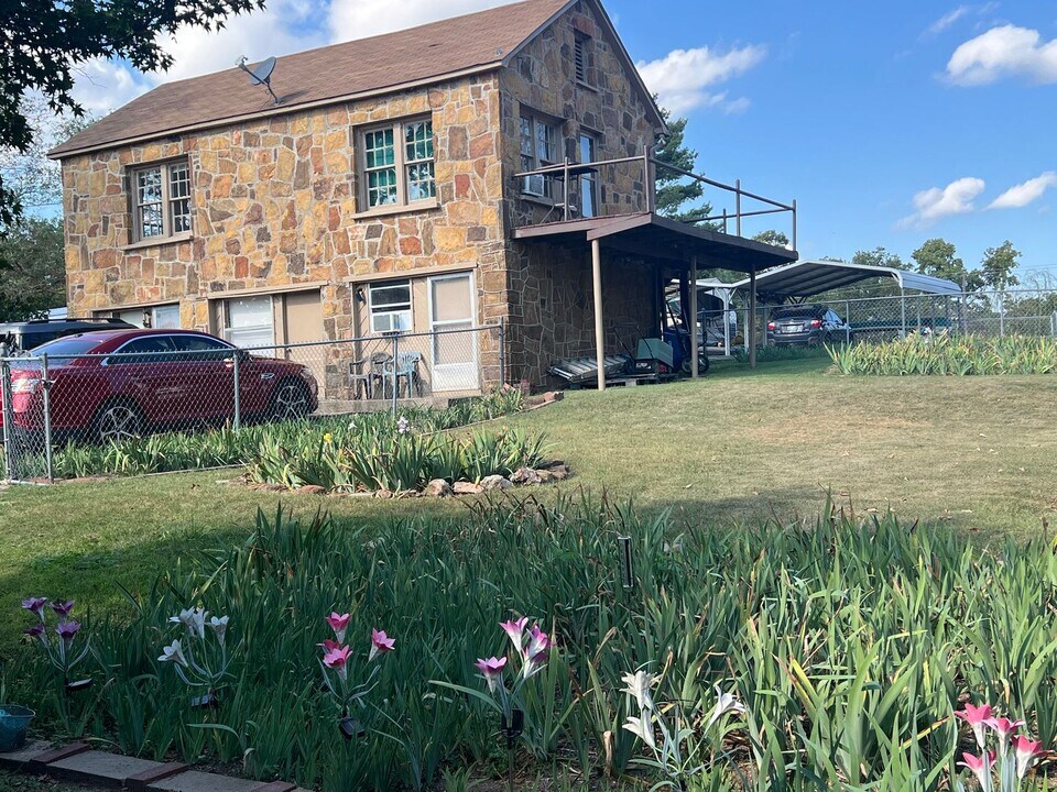 502 W Shawnee St in Tahlequah, OK - Building Photo
