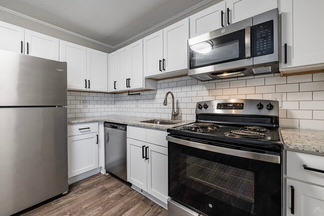 Villas Northpoint/Southpoint Apartments in Spring Lake, NC - Building Photo - Building Photo