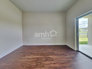 33919 Thyme Dr in Zephyrhills, FL - Building Photo - Building Photo