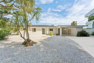 5115 W Homer Ave in Tampa, FL - Building Photo - Building Photo