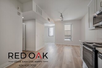 5837 W Sunset Blvd in Los Angeles, CA - Building Photo - Building Photo