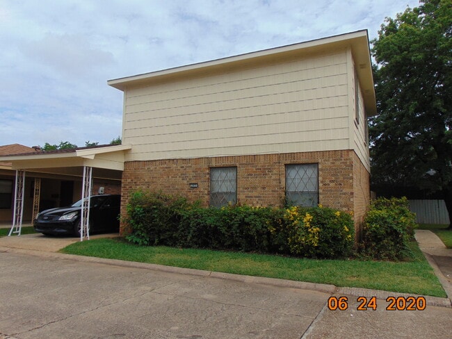 203 Bourbon St in Bossier City, LA - Foto de edificio - Building Photo
