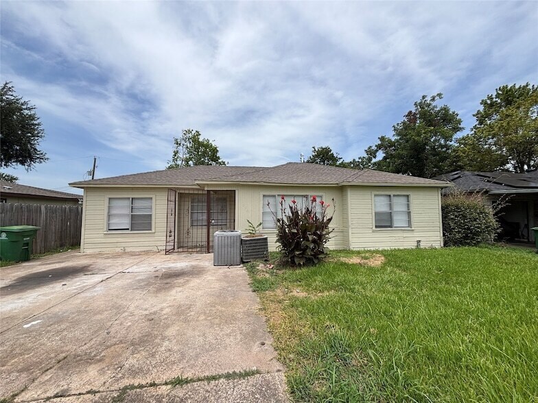 3521 Grassmere St in Houston, TX - Building Photo