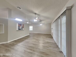 8256 Creek Hollow Ct in Jacksonville, FL - Building Photo - Building Photo