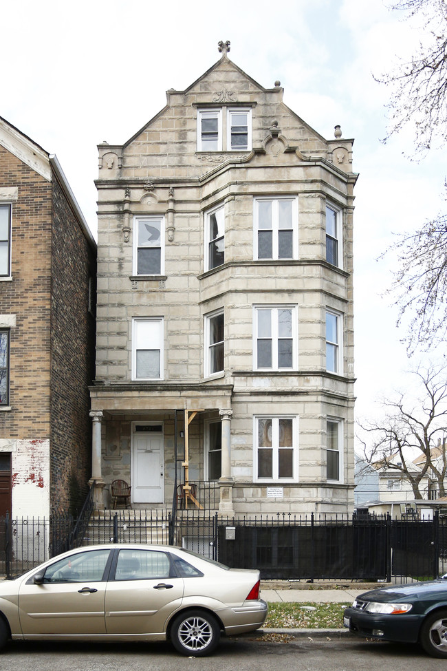 2320-2324 S Sacramento Ave in Chicago, IL - Foto de edificio - Building Photo