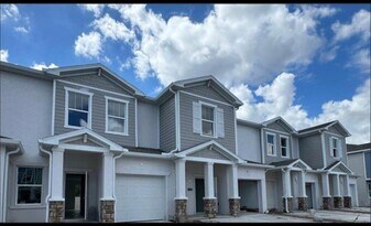 2700 Skyline Lp in Kissimmee, FL - Building Photo