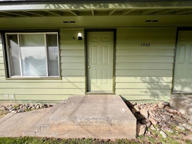 1522 S 9th Ave in Yakima, WA - Building Photo - Building Photo