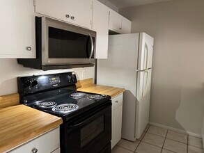 203 Parkbrook Cir in Tallahassee, FL - Building Photo - Building Photo