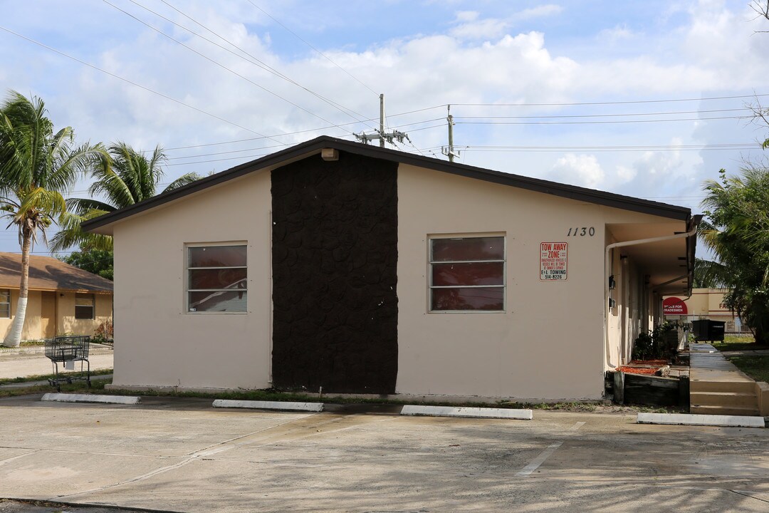 1130 N F St in Lake Worth, FL - Building Photo