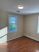 124 Shields Ave in Williston Park, NY - Building Photo - Building Photo