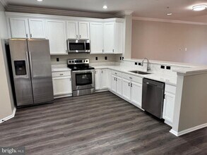 6132 White Marble Ct in Columbia, MD - Building Photo - Building Photo