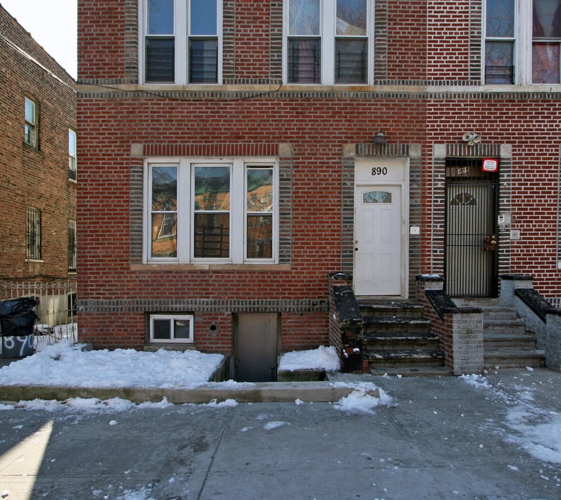 890 Belmont Ave in Brooklyn, NY - Building Photo