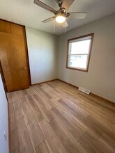 975 W 9th Ave in Marion, IA - Building Photo - Building Photo