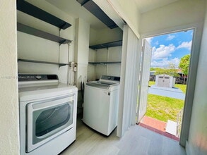 115 W 37th St in Hialeah, FL - Building Photo - Building Photo