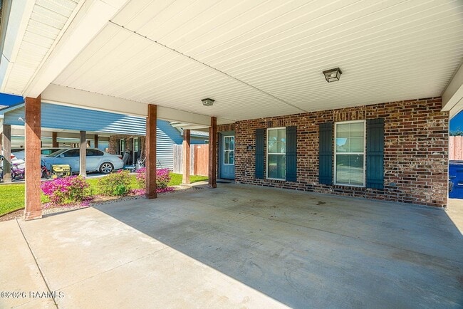 319 Harvest Ln in Abbeville, LA - Foto de edificio - Building Photo