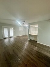 111 W Deepgrove Dr in Houston, TX - Building Photo - Building Photo