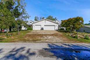 707 E Brick St in Centralia, MO - Building Photo