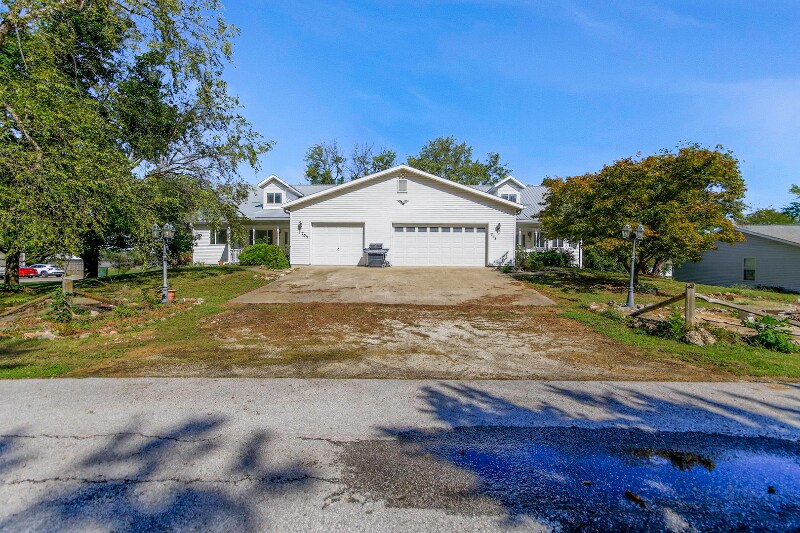 707 E Brick St in Centralia, MO - Building Photo