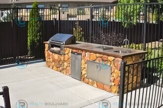 7680 Bluestone Dr in Reno, NV - Building Photo - Building Photo