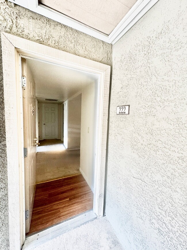 5281 River Glen Dr in Las Vegas, NV - Building Photo - Building Photo