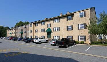 Melrose Place Apartments in Newark, DE - Foto de edificio - Building Photo