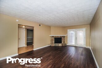 972 Pine Hollow Rd in Austell, GA - Building Photo - Building Photo