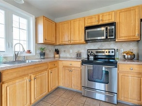 50 Hidden Pines Cir in Meriden, CT - Foto de edificio - Building Photo