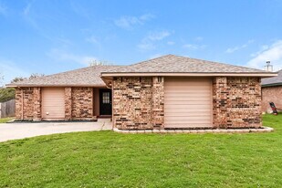 10229 Stoney Bridge Rd in Fort Worth, TX - Building Photo
