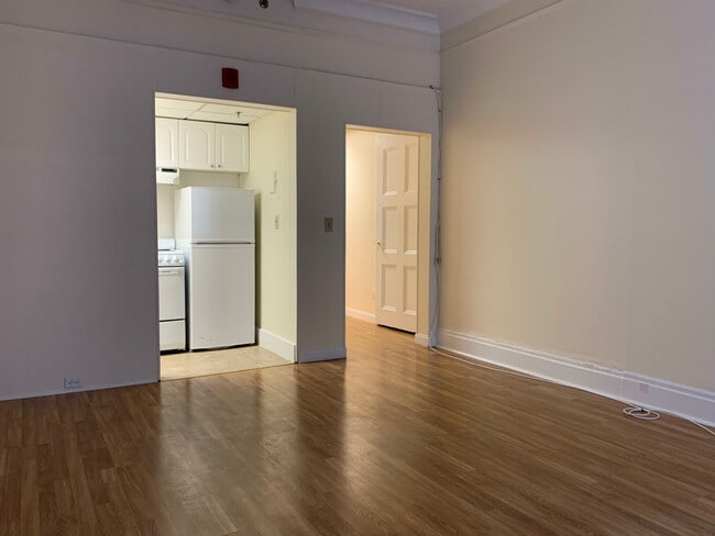 62 Boylston St, Unit 502 in Boston, MA - Foto de edificio - Building Photo