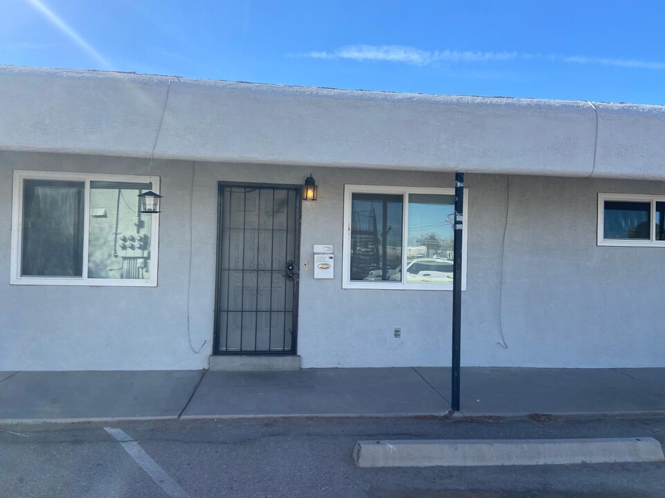 1620 Carlisle Blvd NE in Albuquerque, NM - Building Photo
