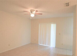 4240 Pershing Pointe Pl in Orlando, FL - Building Photo - Building Photo